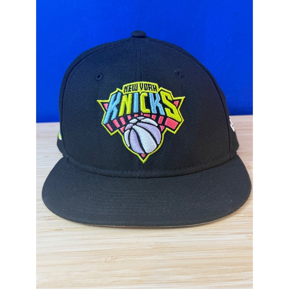 New Era 9FIFTY New York Knicks Snapback Hat Black Neon Logo NBA Cap OSFM - Picture 1 of 8